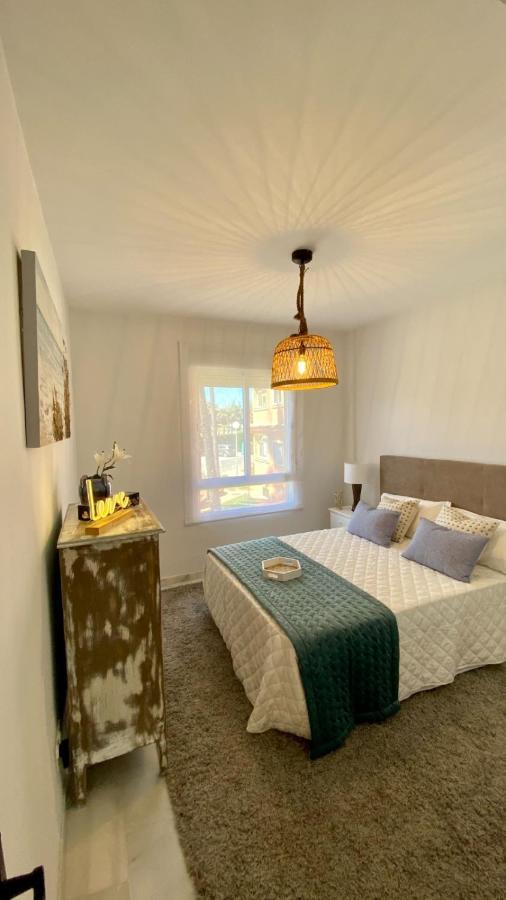 Ikram Front Beach Bermuda Beach Apartment เอสเตโปนา ภายนอก รูปภาพ