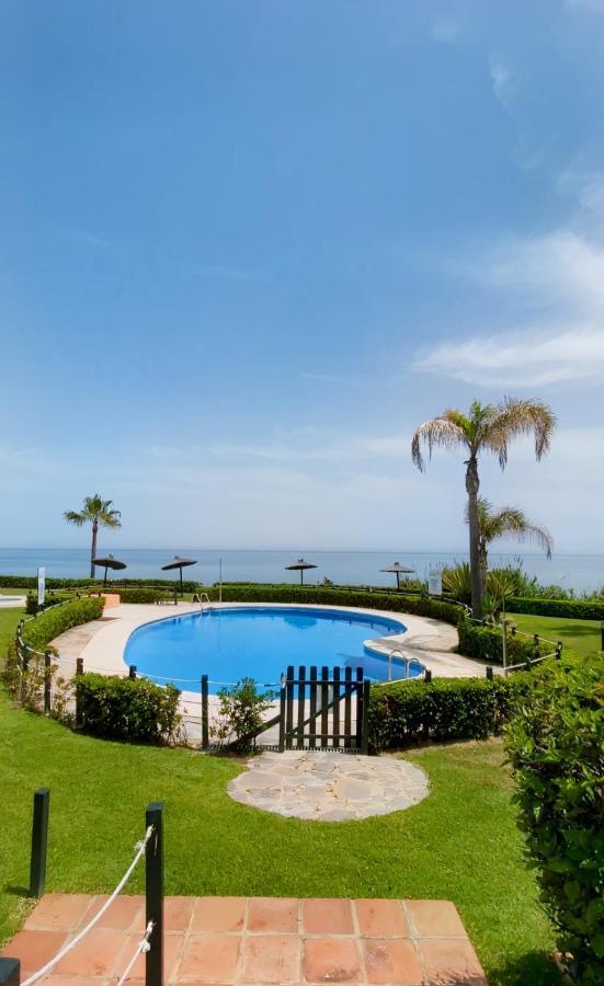 Ikram Front Beach Bermuda Beach Apartment เอสเตโปนา ภายนอก รูปภาพ